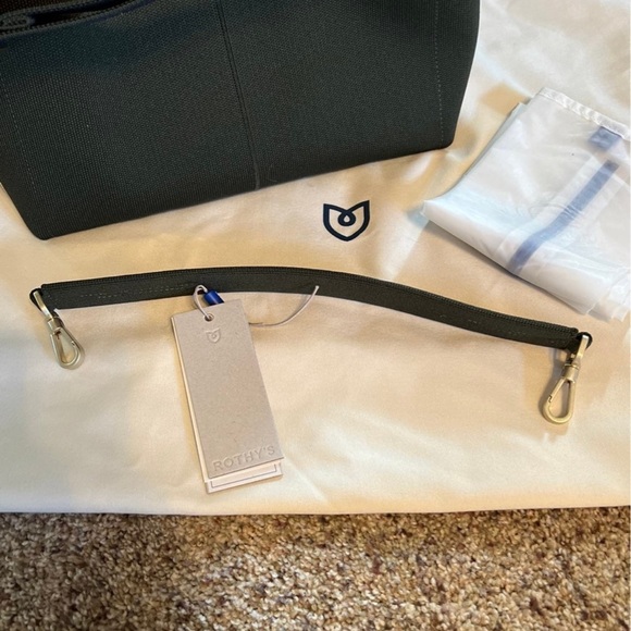 SOLD🦚🦚 - Picture 2 of 12